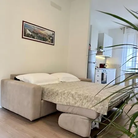 Casa In Centro Storico Di Garda